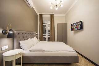 Апартаменты DayFlat Apartments Киев Апартаменты Делюкс с балконом - ул. Антоновича, 24-1
